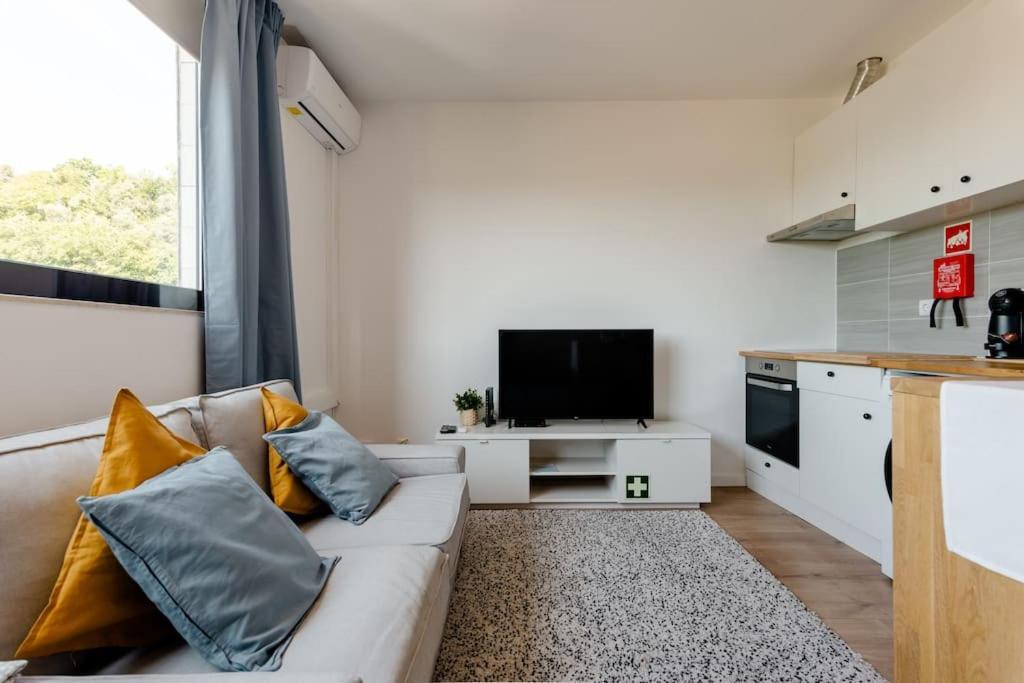 Stylish And Elegant Studio - Best View And Location In Coimbra Downton Luaran gambar