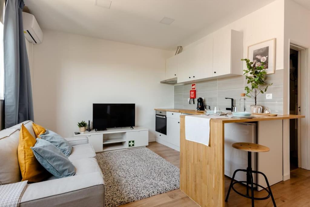 Stylish And Elegant Studio - Best View And Location In Coimbra Downton Luaran gambar
